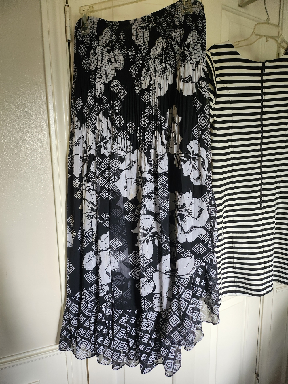 White House Black Market Black and White Floral Pleated Maxi Skirt